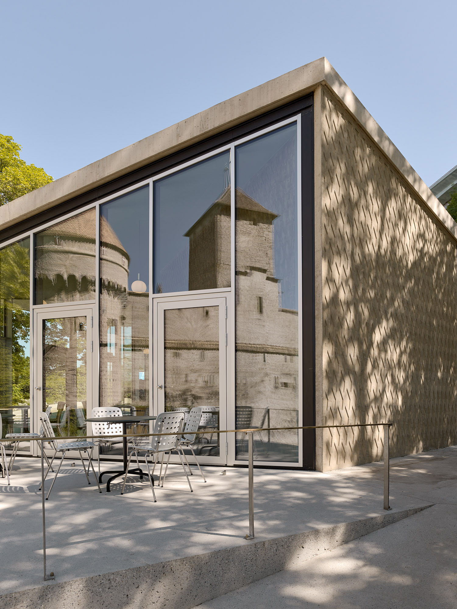 Pavillon et aménagement de la domaine du Château du Chillon